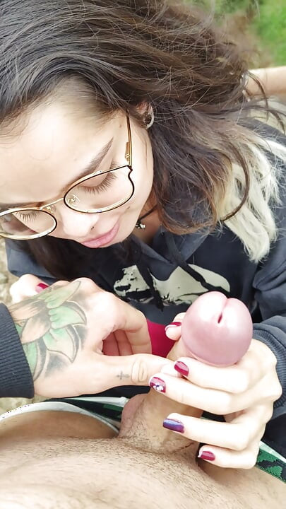 Amateur Outdoor Blowjob & Facial  Cute Nerd Brunette, Brown Eyes, Big Dick