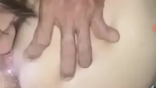 69 любит ее тоже, из-за этого сливочные стоны делают возбужденной