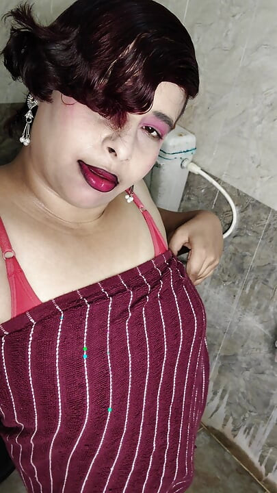 타밀 와이프 누드 샤워