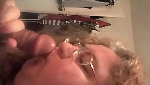 Bbw-krankenschwester Vicki gibt handjob-blowjob für einen meiner älteren liebhaber