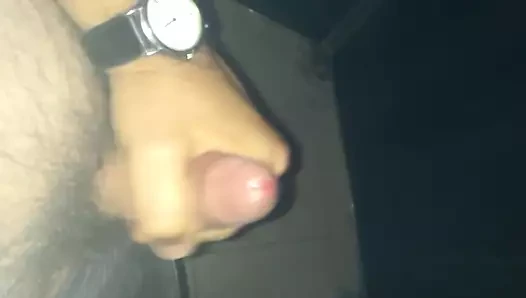 Bisex putita soltando chorros de leche