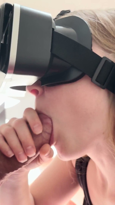 Naive Step Mom Gets a Taste of Virtual Reality and My Real Cock | Clip 1
