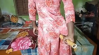 Indiancă desi din satul bhabhi 🥵 cu cur sexy și pulă futând-o rapid