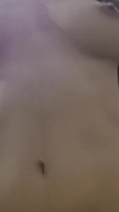 Tetas grandes naturales, novia ama montar una gran polla | Clip 1