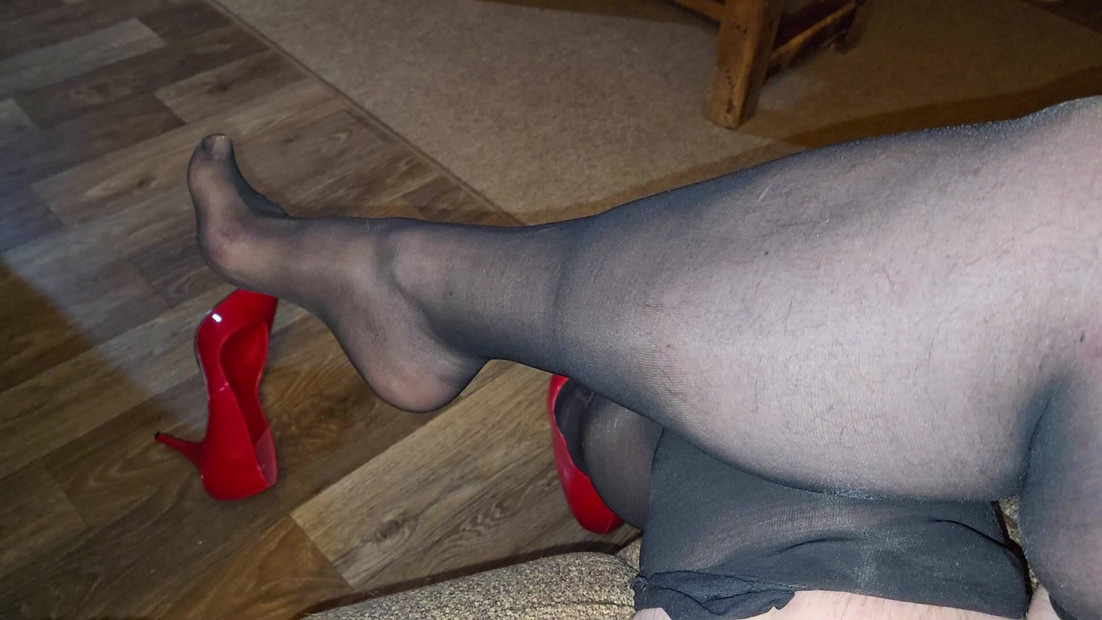 Louise Nylontease Red Stiletto Dangle And Drop