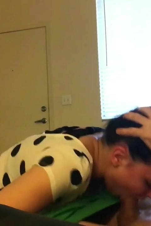 Un beau-père facefuck une pute stupide