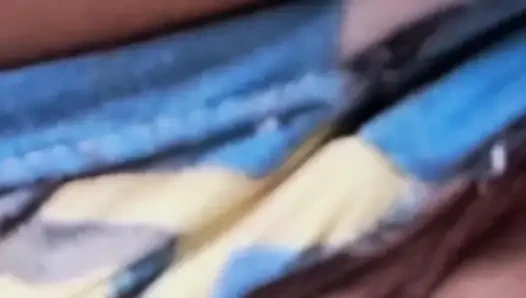 Adik tiri yang super sange ini lagi asik nyepong kontol sampai tenggorokan!