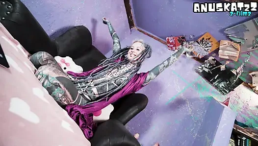 Full Sleeve Alt Girl Goes Anal Crazy on Cam Live Toy Ass Fucking