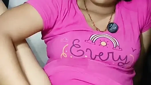 Gadis cantik lagi asik masturbasi fingering memeknya audio bahasa india