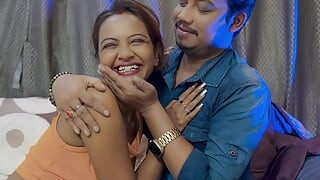 Isteri berkongkek tegar dengan orang asing