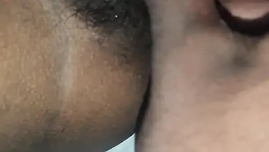 Üniversiteli kız Oyo otelinde derinden sikişiyor