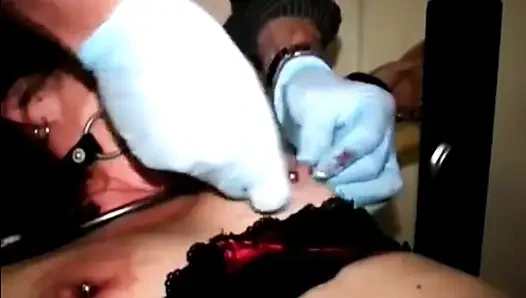 Dövmeli ve pirsingli - pirsingli ve dövmeli alt ve emo hatunlar