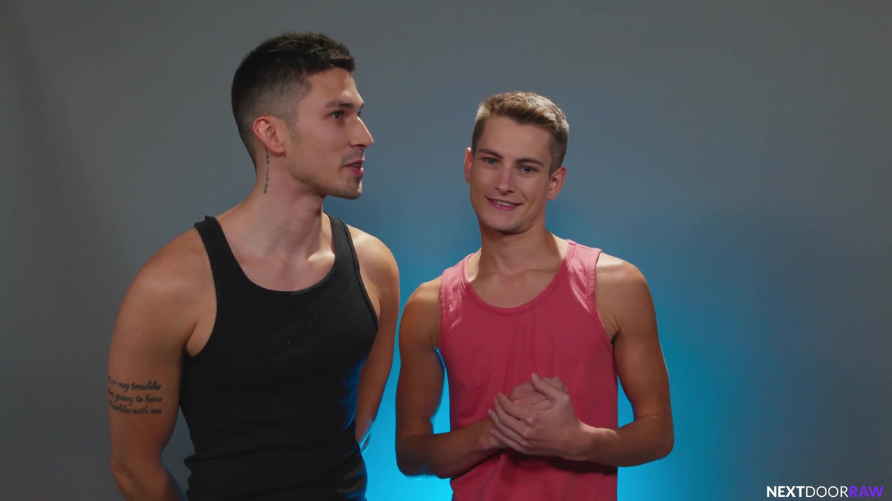 华丽的twnk性感翻转乱搞现实生活中的tatted BF大屁股