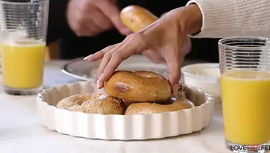 Apakah itu membuatku sedikit pelacur.?