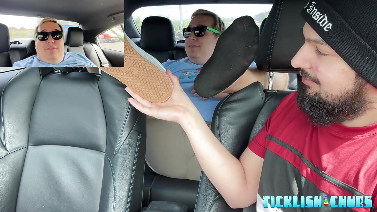 Ticklishchubs Matt Montel Ketawa Ketawa Keras Dengan Sentuhan Tetek Magic