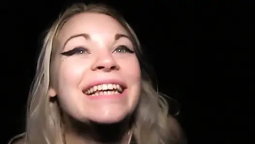 Öffentliche Bukkake-hure Im Wald