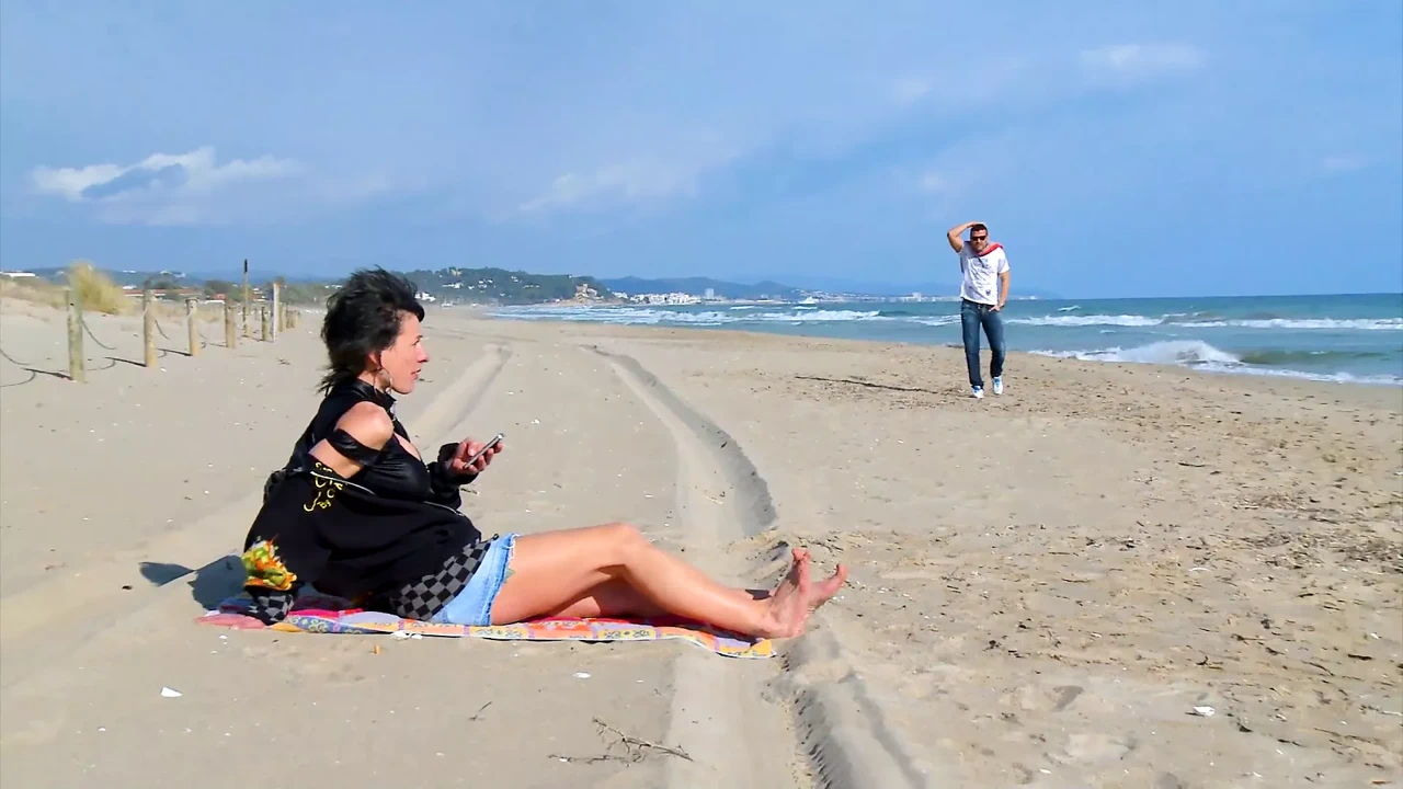 海滩屁股射精和在家做爱