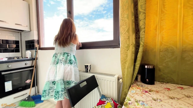 Life with Your Gassy Girlfriend: a Day Full of Farts 4K
