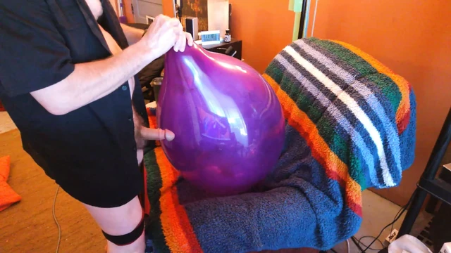 96) Large Round Balloon Inflated by Daddy - Balloonbanger