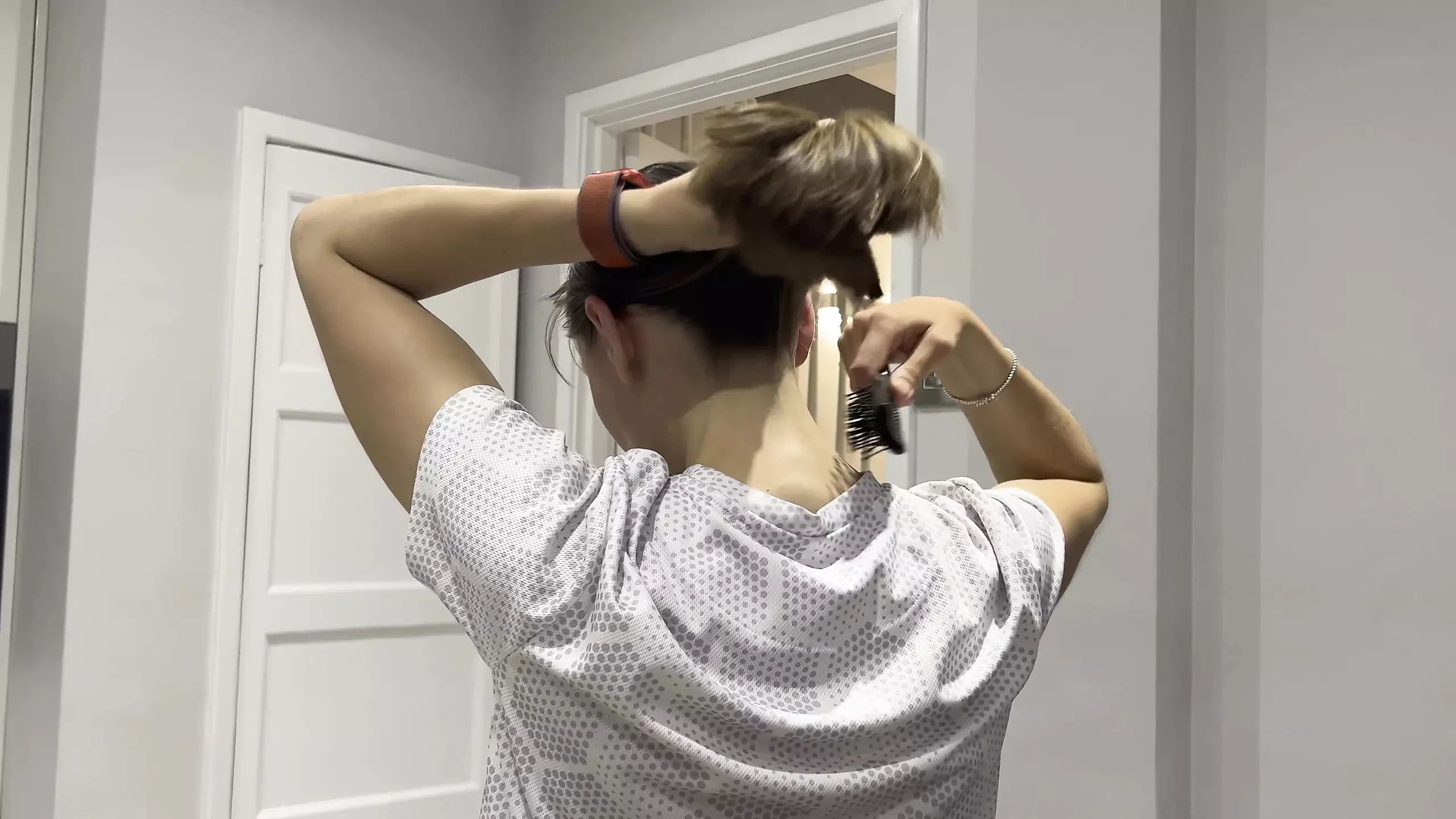 Menyikat rambut