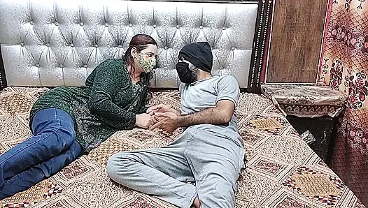 Indian Desi Bhabhi apny yar sy Chudai krvati pakri gai Pati sy talak len...