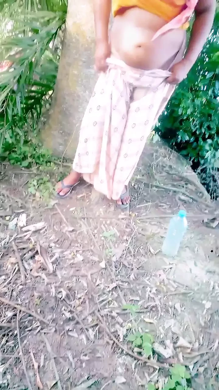 young girl is pussy
