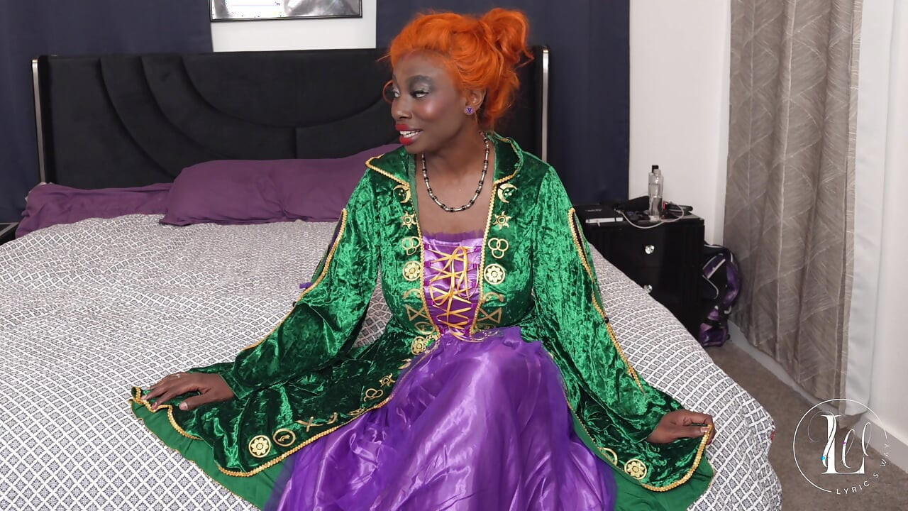 Hocus Poke-us Winifred's 300-year Blowjob Revival on Zombie Billy's Dusty Cock