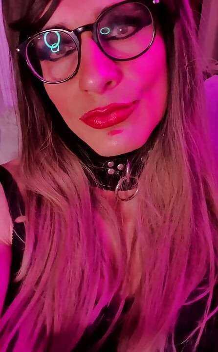 I am so fucking horny right now, I don't wear tights all to often but I just melt whenever I wear them