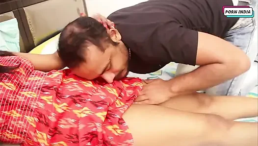 Azgın güzel ateşli kız yabancıyla romantik seks yapıyor