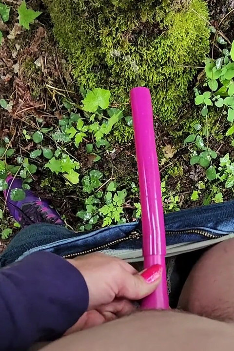 Tree Piss with Female Urination Device