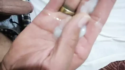 Handjob için sıcak adam ile büyük çük