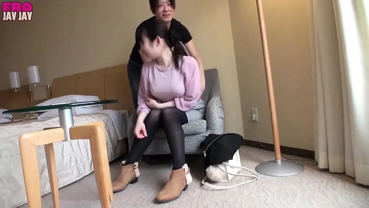 丰满的G杯美女打开她的心和欲望 第1部分