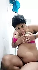 Desi BBW wife fingering in bathroom