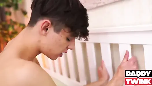 Daddyontwink beni dağıtıyor baba