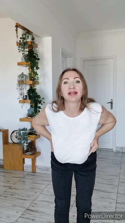 Hot mature MILF with huge natural saggy boobs