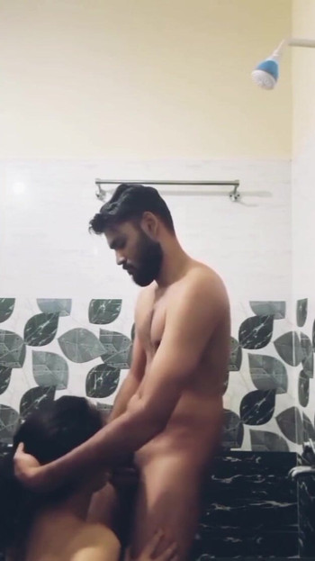 Trenutak koji morate podijeliti iz "Zašto si pozvao ženu svog prijatelja u kupaonicu i skinuo je golu?"