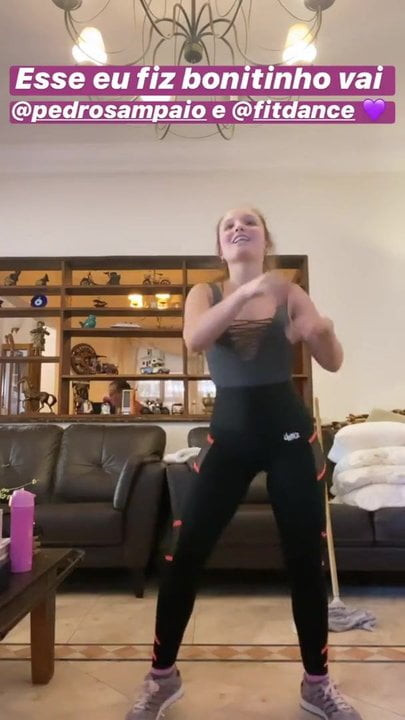 larissinha dancando 13