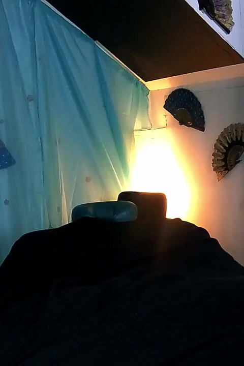 Dildoyu parçalıyor