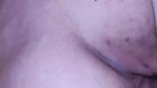 Dito veloce nel culo bagnato