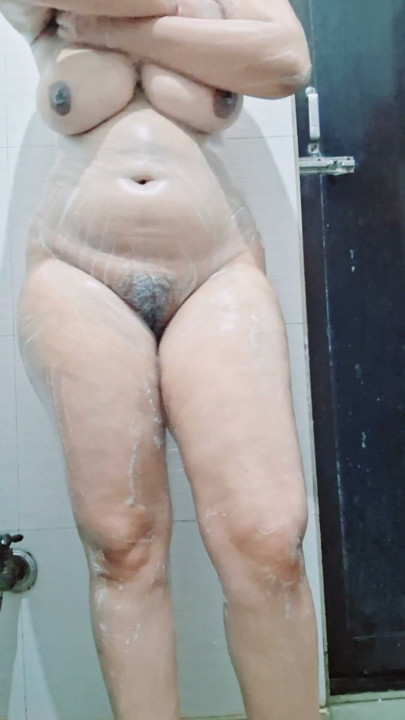 Desi hot bathroom video viral hot indian girl | Clip 1