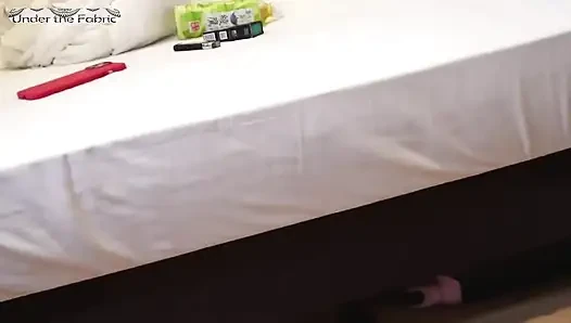 Face reveal, pelajaran pertama tanpa sensor sebagai pramugari pemula di kota kecil menemukan sisi beraninya