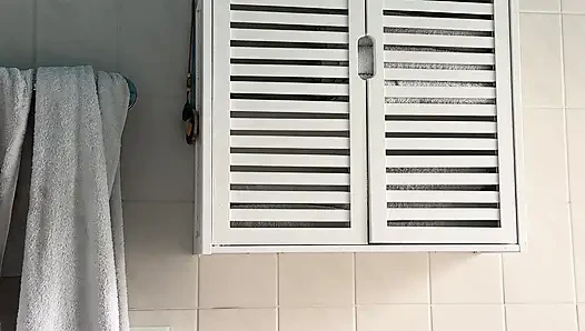 Mükemmel Vücut Duşlarına Sahip Genç