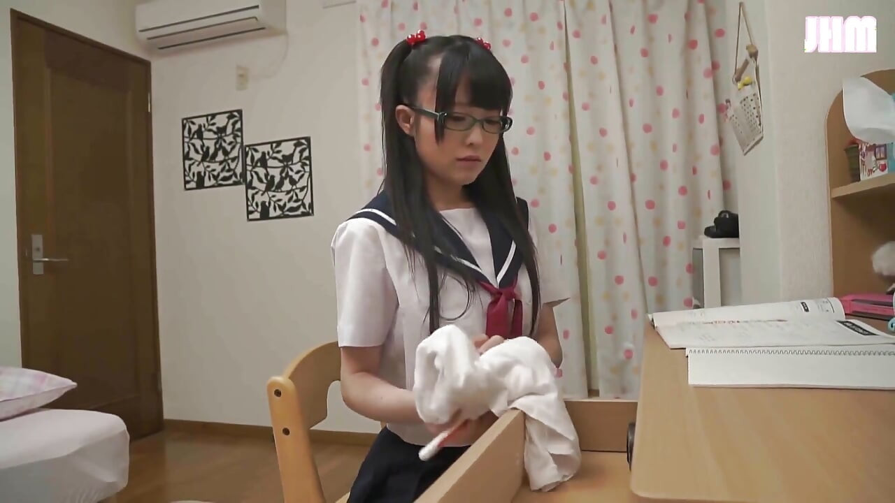 Quando os Óculos saíram, Kirari Sena revelou um lado que ninguém esperava. - Capítulo 1