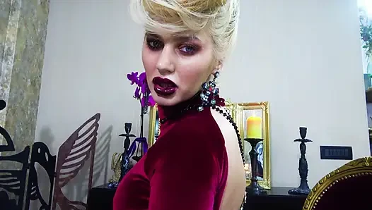 Винилглощает губную помаду, куски