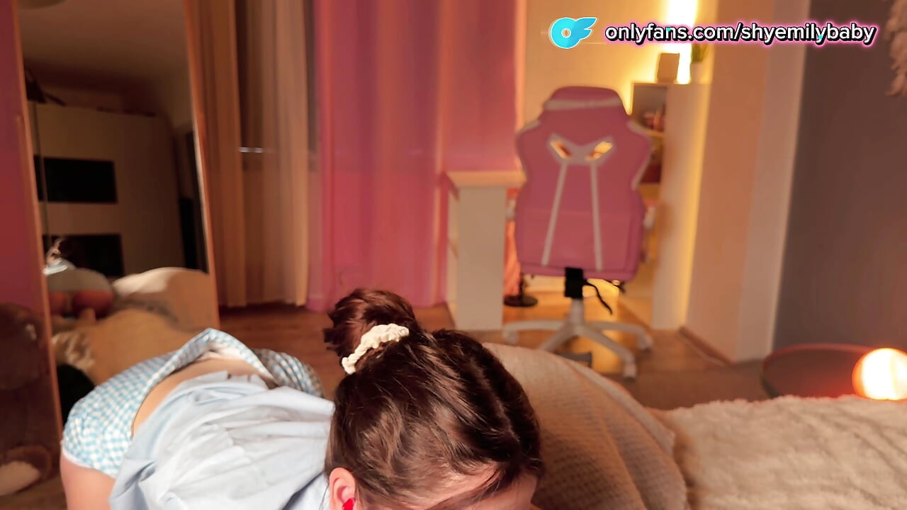 ASMR Něžná masérka tě donutí rozpustit Emily Shy