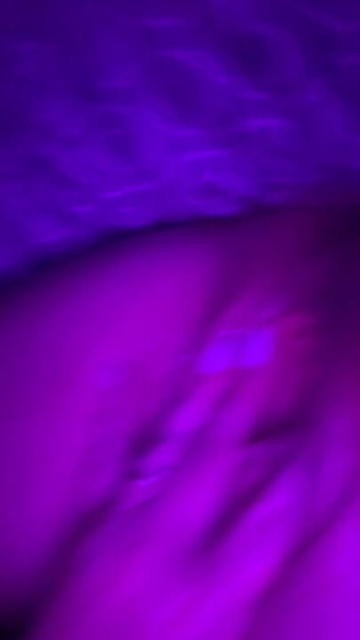 充滿精液的騷屄噴得如此猛烈
