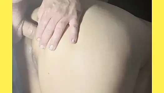 DARINGWARMER12 yeni üvey kız arkadaşını sikiyor ve büyük götü hayal ettiğinin tam tersi!