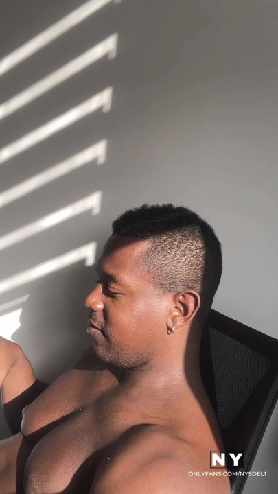 Look how I do it that I enjoy a good careless blowjob with deep throat -amateur couple- Nysde | Clip 1