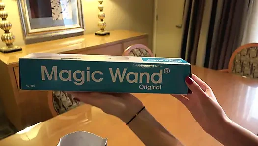 Marley Brinx идет на свидание, позволяет тебе тереть ее киску и принимать ванну