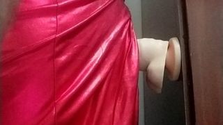 Cumming na dildo w sukience żony